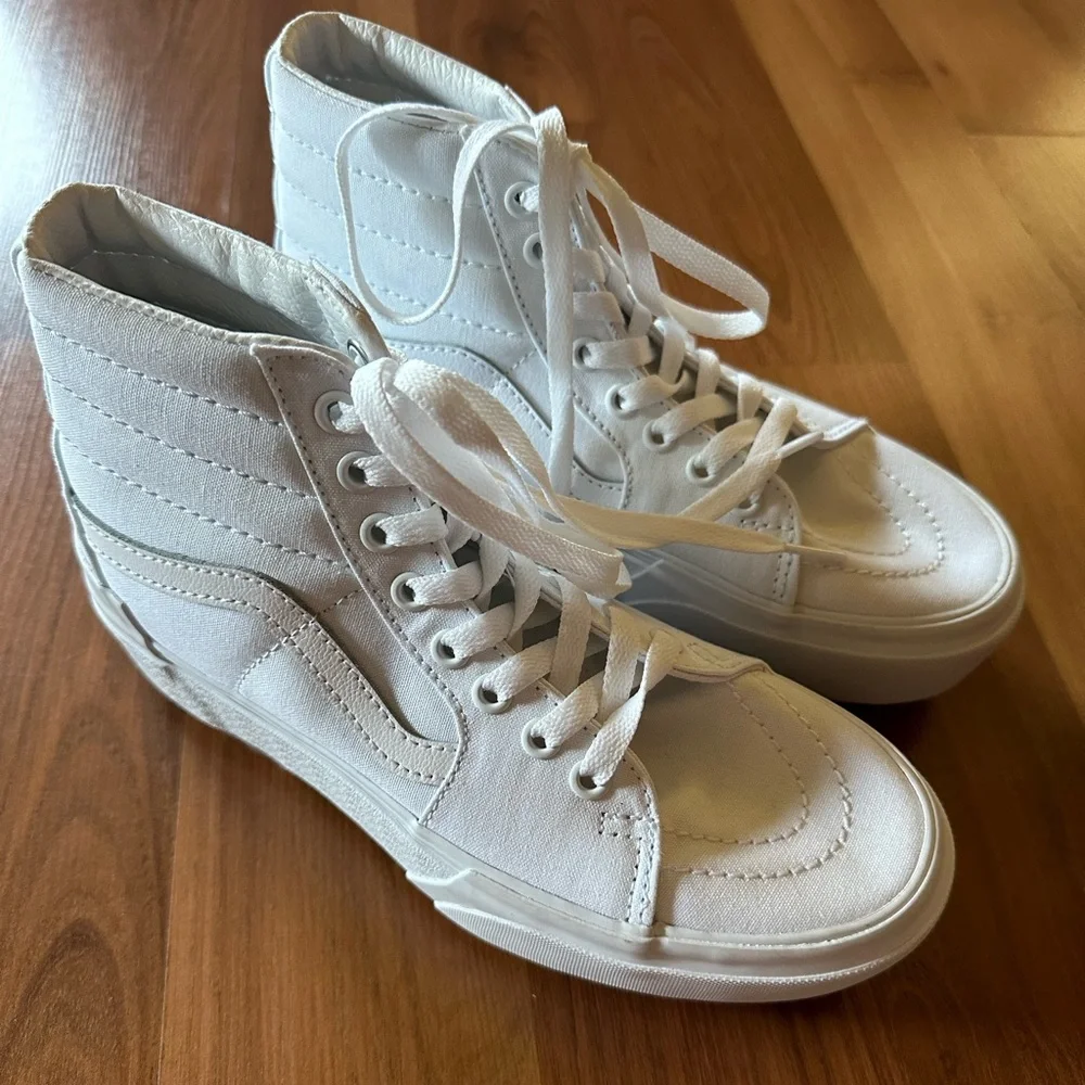 Vans high top Sk8-Hi white sneakers (6.5 womens) New - Picture 1 of 11